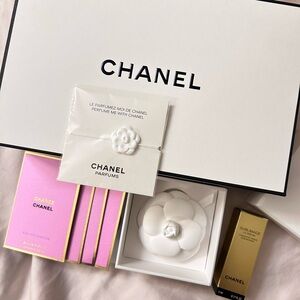 Chanel beauty goodie box. 7 pc